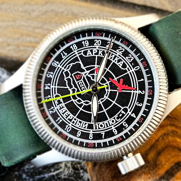 Montre mécanique soviétique Raketa 24H Polarny vintage Polar. Montre Arctic Polar 24 heures.