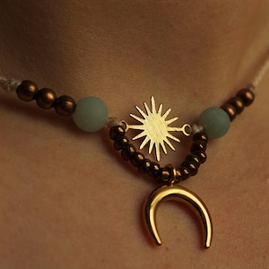 Boho sun-moon necklace ⫸ Delicate macrame choker ⫸ Minimalist necklace, gold pendant, healing stone