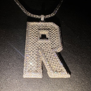 Pingente personalizado de moissanite baguette, pingente de letra r, pingente de moissanite hip hop prateado, pingente personalizado de diamantes vvs moissanite
