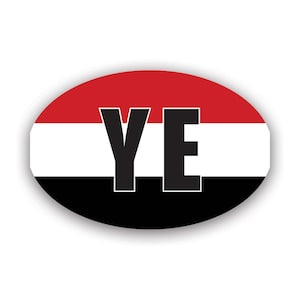 以下が含まれることがあります： 赤、白、黒の背景に黒い文字「YE」が書かれた楕円形のステッカー。色はイエメンの国旗を連想させる。