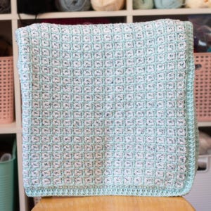 Crochet baby blanket. Blue and white handmade blanket. Soft baby gift. Newborn blanket. Nursery decor. Baby shower gift. Stroller blanket