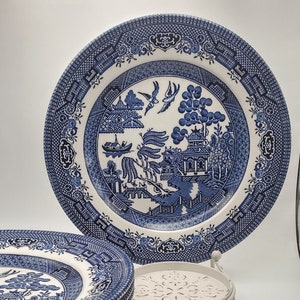 Set of 8 Blue Willow - Churchill Made in Staffordshire England 8" Salad/ Bread Plates