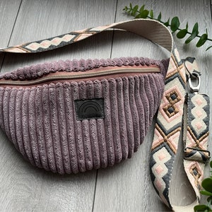 Sac banane cousu à la main en velours côtelé rose, sac banane fait main, sac bandoulière, sac banane personnalisable, sac ceinture, sac banane