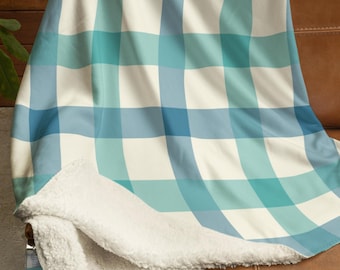 Manta de forro polar Sherpa a cuadros azules y verdes - Acogedora manta con estampado a cuadros, regalo para nuevos propietarios, cabaña, noches de invierno, detalles para el dormitorio.
