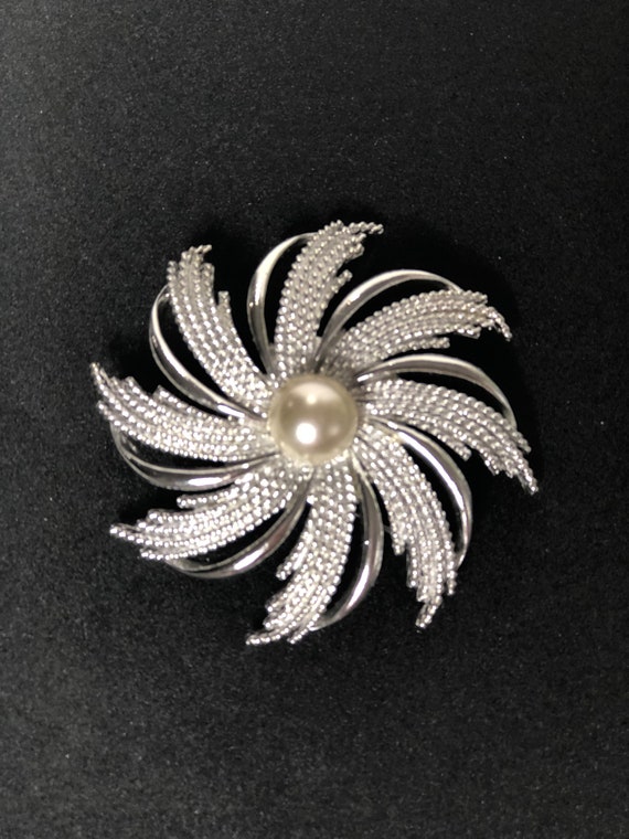 Vintage Sarah Coventry “Silver Sunburst” Brooch