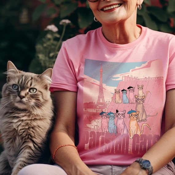 パリの猫Tシャツ：レトロなフランスの猫ママの快適なカラーTシャツ