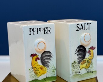 Vintage Rooster Japanese 1950s Primative Farmhouse Ceramic Salt & Pepper Shakers - No stoppers