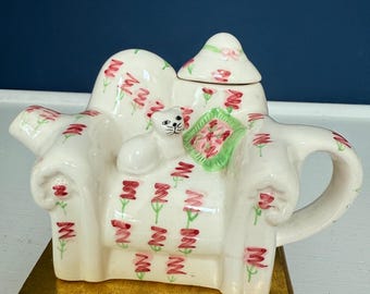 Vintage 1995 Cardinal Inc. Tea-Nee Miniature Teapot - Ceramic Couch Sofa with White Cat, Novelty Teapot Collector - Grandmillennial Decor