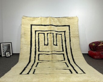 Hand Knotted Beni Ourain Rug: Genuine Lamb Wool Berber Rug