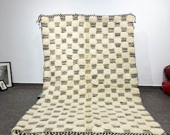 Handmade Beni Ourain Moroccan Wool Rug: Geometric Design