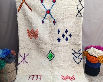 Handmade Natural Wool Rug with Geometric Patterns