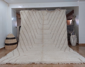 White Moroccan Wool Rug - Subtle Geometric Handwoven Carpet - Natural Dye Minimalist Decor