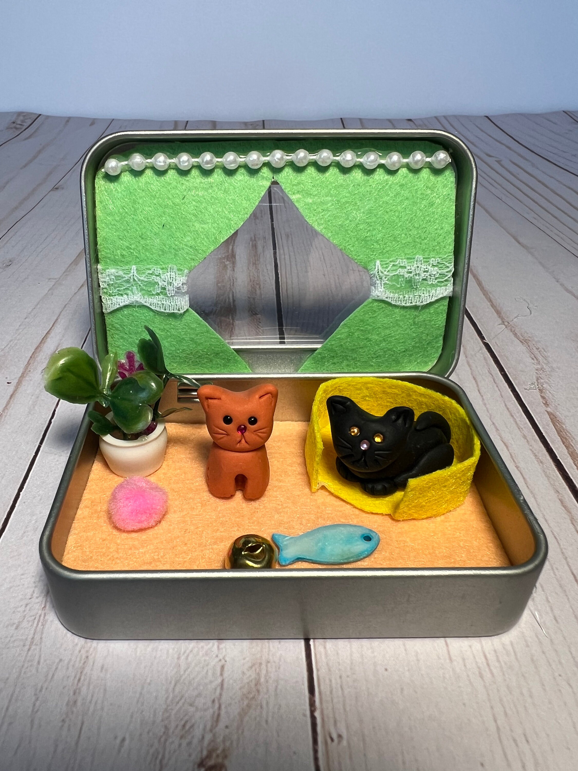 Altoid Tin With Cats, Cat Play Set, Toy Kittens, Miniature Kitty