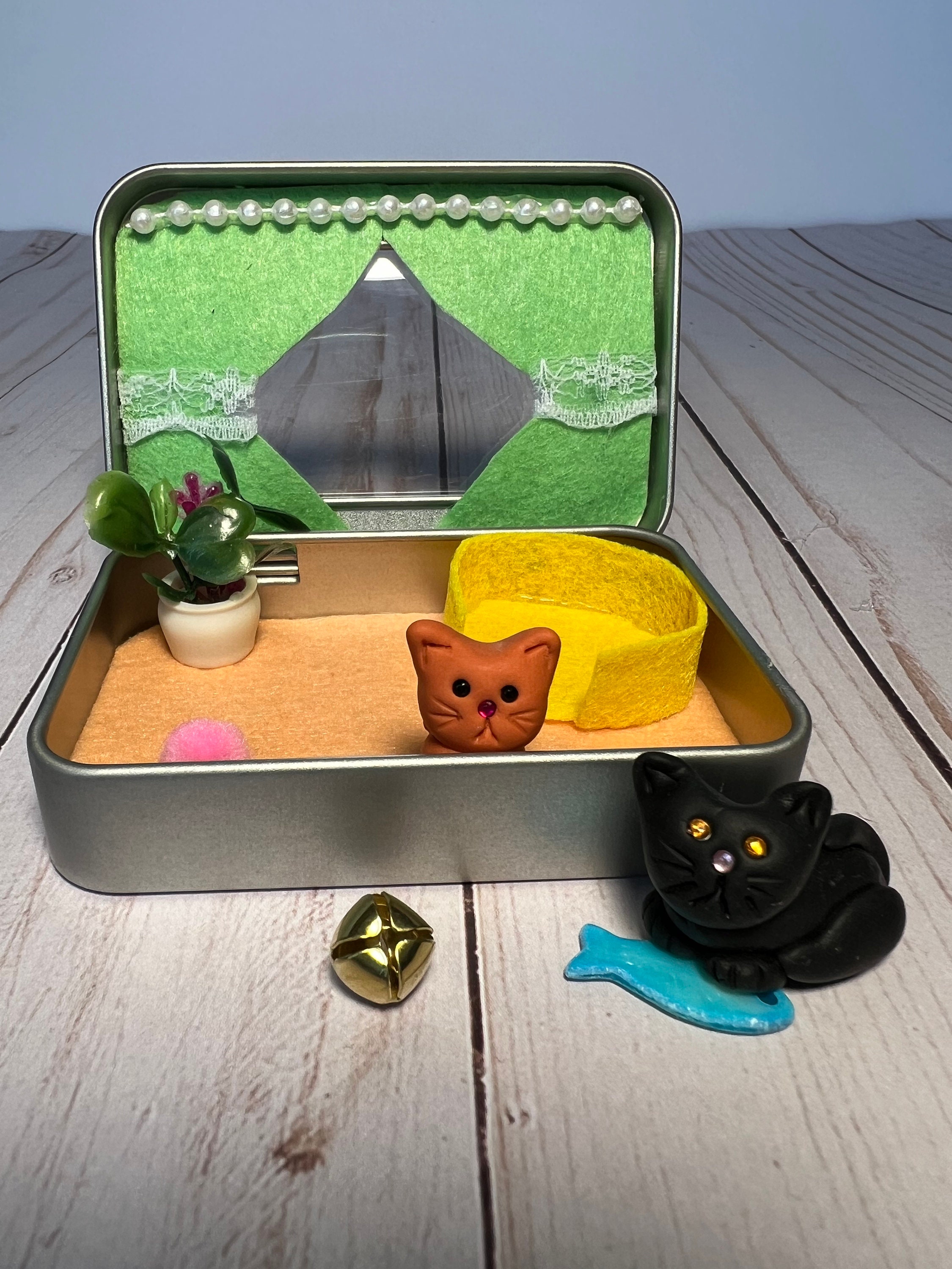 Altoid Tin With Cats, Cat Play Set, Toy Kittens, Miniature Kitty