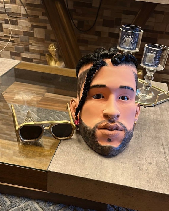 bad bunny (props, headBall, helmet)