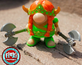 3D-geprinte Flexi Viking Gnome Princess met gelede ledematen en strijdbijlen
