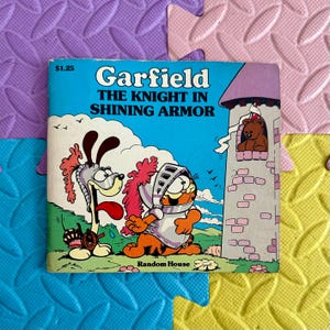 Vintage 1982 Garfield “The Knight In Shining Armor” Mini Book