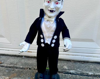 Vintage 1992 Telco Universal Monsters Animated Dracula Motionette Figure