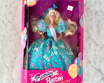 Mattel 1993 BIRTHDAY BARBIE She's the Prettiest Present of All