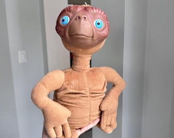 Lot of 2 Vintage 80s E.T. the Extra Terrestrial Movie Action