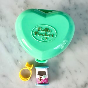 Vintage 1991 Polly Pocket Midge’s Bedtime Ring Case