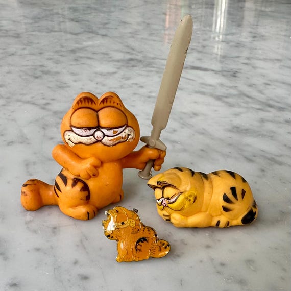 ヴィンテージガーフィールドのフィギュアとピン - お選びください
