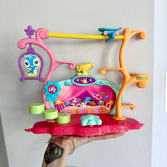 Hasbro Littlest Pet Shop Circus Tricks And Talent Playset LPS