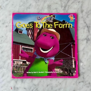 Vintage Barney Goes to the Farm Book