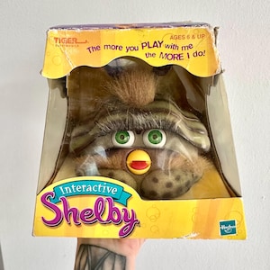 未開封 タイガー Interactive Shelby シェルビー ファービー