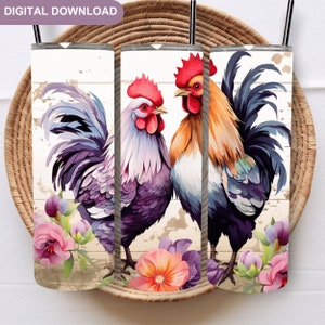 Könnte beinhalten: Ein digitales Download-Design mit zwei Hähnen mit violetten, blauen und orangefarbenen Federn, die auf einem weißen Holzgrund mit rosa und violetten Blumen stehen.