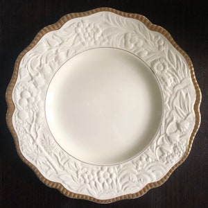 Crown Ducal plate