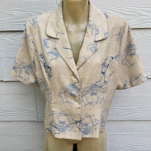 1980’s beige and blue abstract pattern button up cropped shirt size M