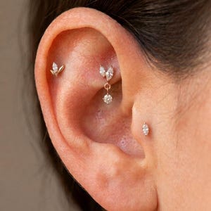 Set med örhängen i Marquise-kristall med platta bakstycken • Enkelt eller komplett set • Smycken med brosk, helix, tragus och conch piercing • Silver- och guldfärg