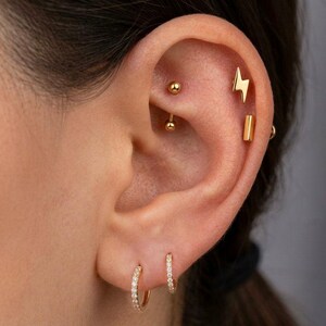 Ear Piercing Set in Silver - Gold • Minimalist Daith Clicker, Lobe - Tragus Piercing Jewelry • 6mm & 8mm Huggie Hoops