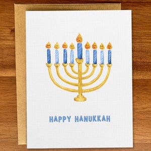 Lindo cartão de feliz Hanukkah feito à mão, cartão de Hanukkah com velas de Menorah, cartão de felicitações exclusivo ilustrado em aquarela, cartão personalizado personalizado