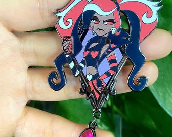 Broche de esmalte com o retrato de Velvette | Arte de fã de Hazbin Hotel