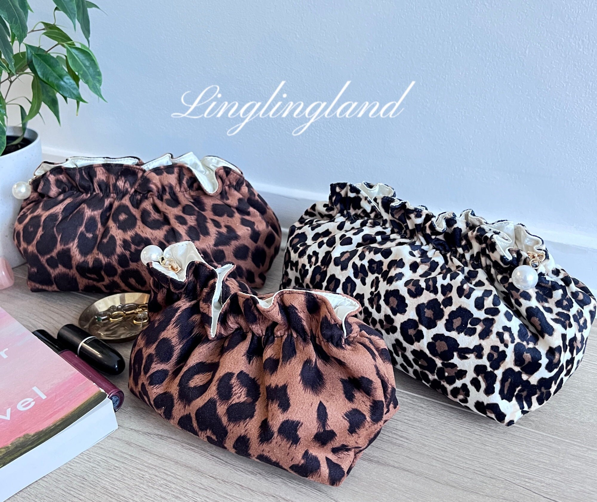 Shoulder Market Bag in Cheetah Print with Monogram