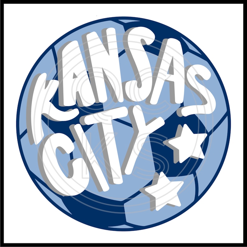 Op de afbeelding: Een blauwe en witte voetbal met de woorden "Kansas City" in wit erop. Er zijn twee witte sterren op de bal.