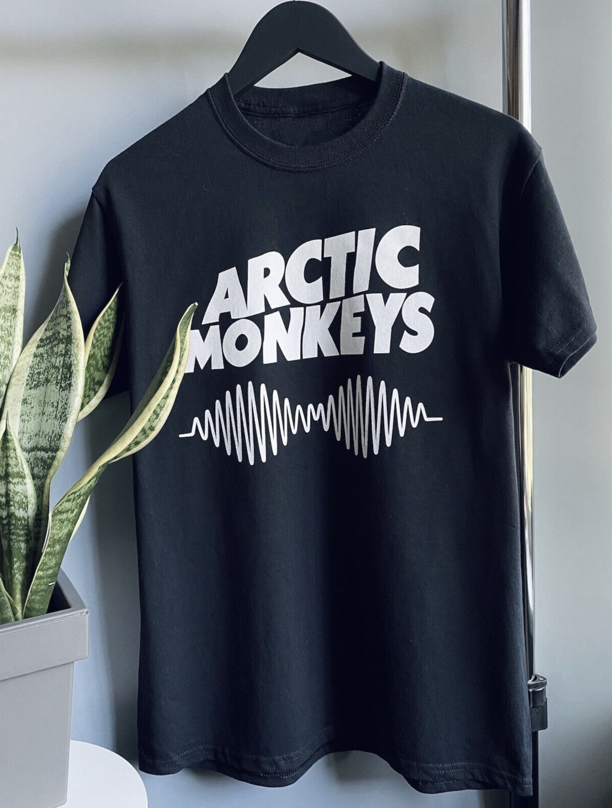 Arctic monkeys logo t shirt discount