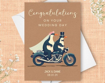 Tarjeta de boda personalizada con diseño de pingüino en motocicleta. Regalo de felicitación para novios en moto. Nombres de pareja personalizados y fecha de boda.