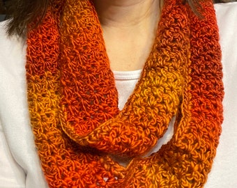 Foulard infini, variations de couleurs orange, doux