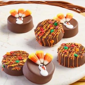 Met chocolade bedekte Oreo&#39;s met Thanksgiving-thema (dozijn)