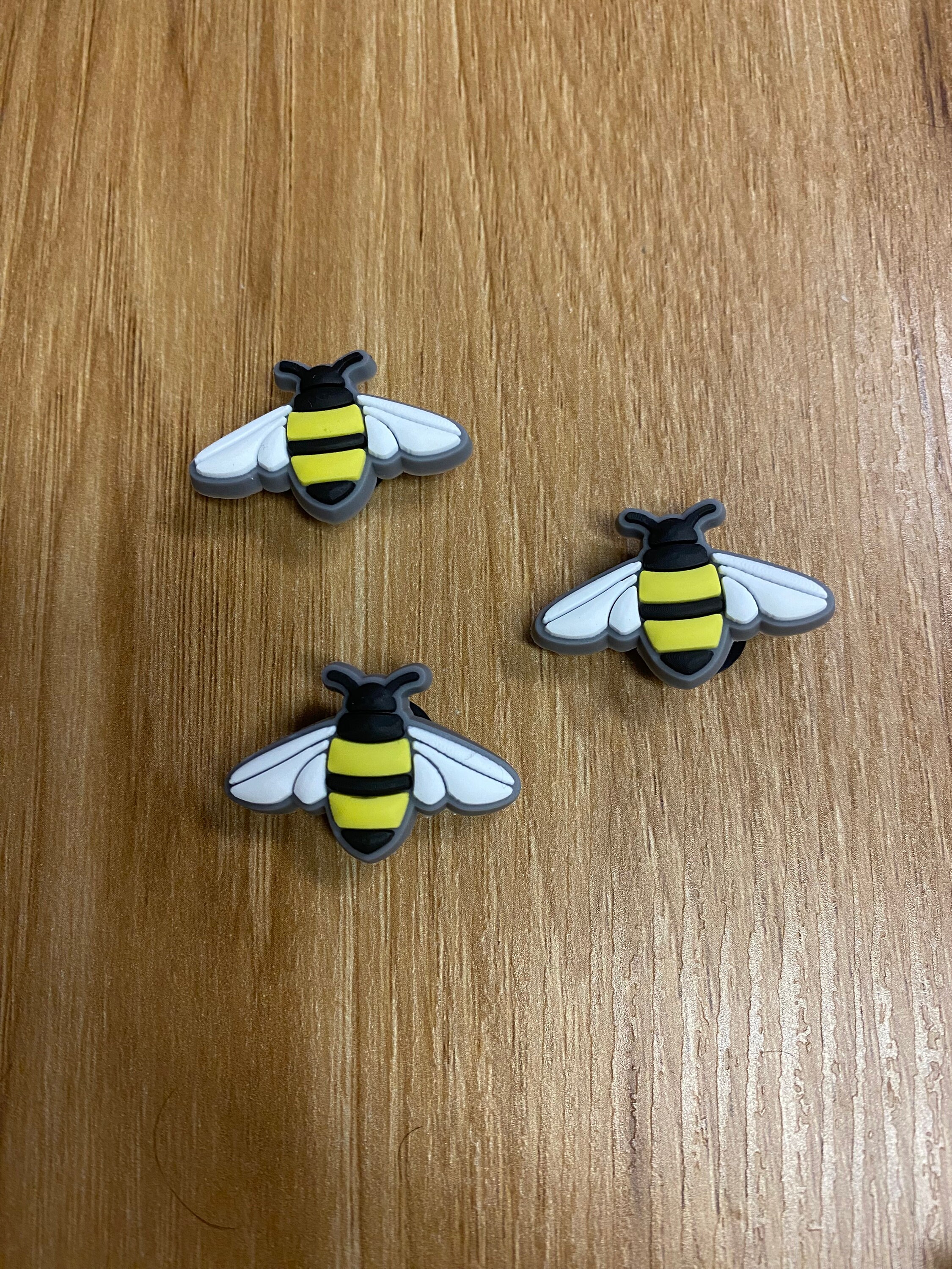 Bee croc charm clearance