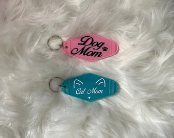 Dog mom keychain, cat mom keychain, custom gift, handmade gift, dog mom, cat mom, pet lover, gift for her, birthday gift