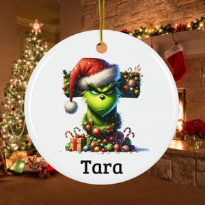 Ornamento de nome de letra, ornamento de família 2024, ornamento inicial personalizado, nome de ornamento personalizado, Grinch Natal, ornamento de Natal