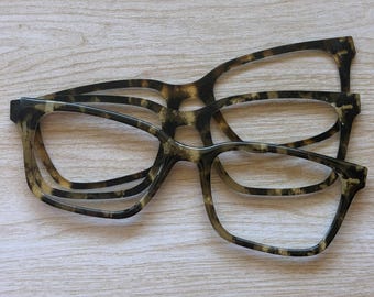 Tortoise Acrylic Eyeglass Topper with Magnets