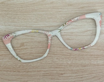 Spring with Silver Magnetic Eyeglass Topper