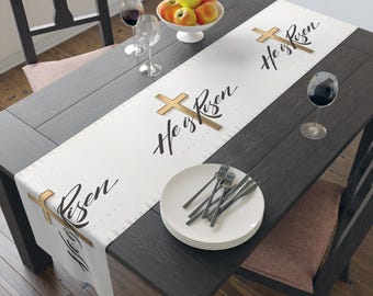 Caminho de mesa com cruz "Ele ressuscitou" | Decoração de mesa para culto de Páscoa