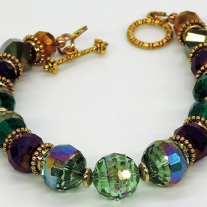 Green multi-colored beaded bracelet