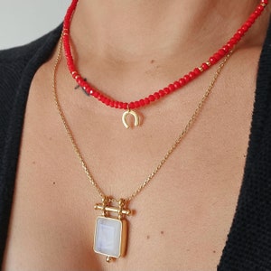 Handmade Horseshoe Pendant Necklace, 3mm Crystal beads Necklace, Good Luck Necklace, Friendship Necklace, Gift Necklace